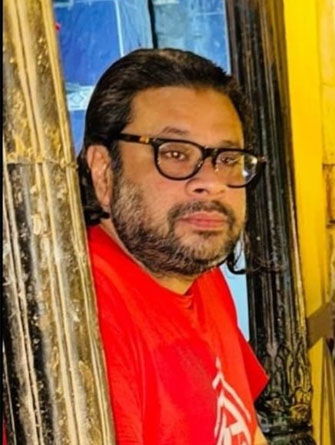 https://oysterartgalleries.com/images/ArtistImages/Israr Hussain.jpg